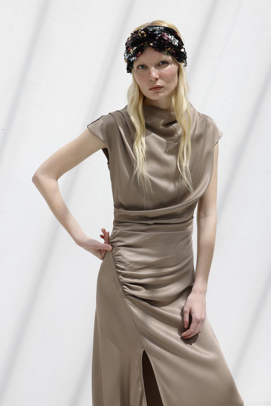 BSL Women Satin Midi Dress with Plunging Neck - San José del Rincón Centro