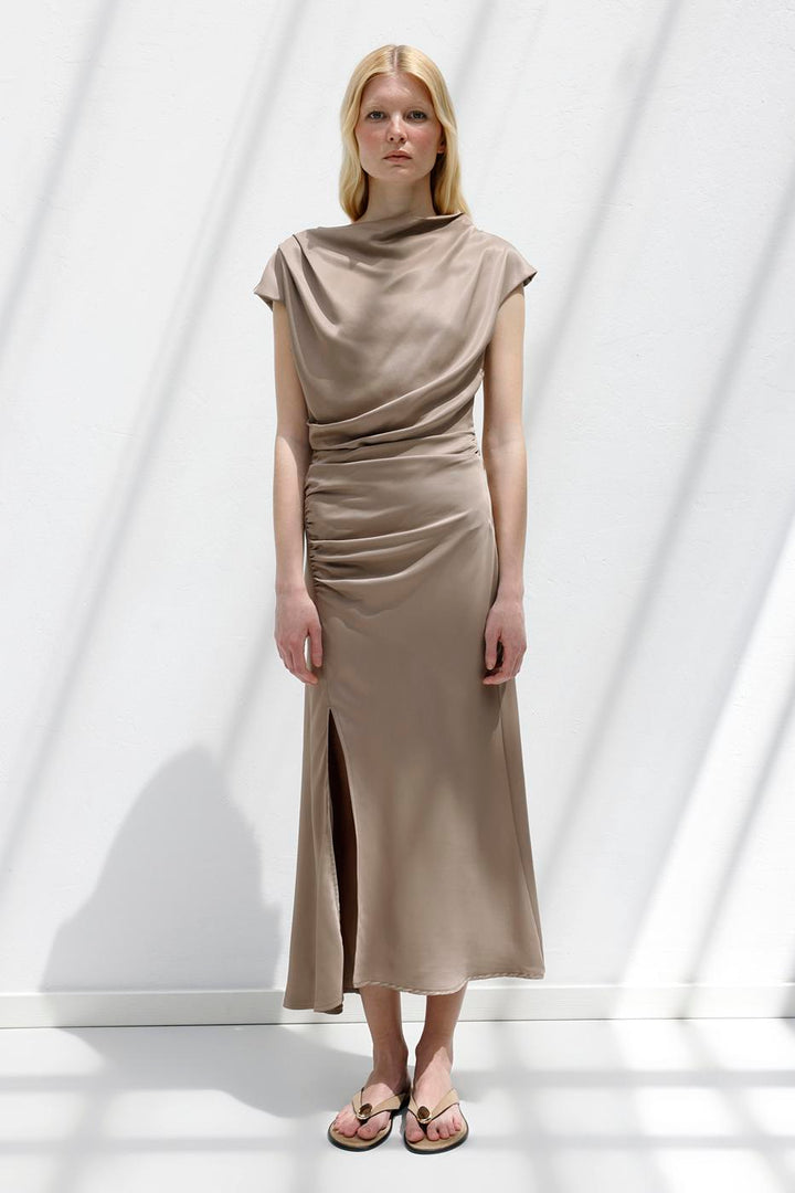 BSL Women Satin Midi Dress with Plunging Neck - San José del Rincón Centro