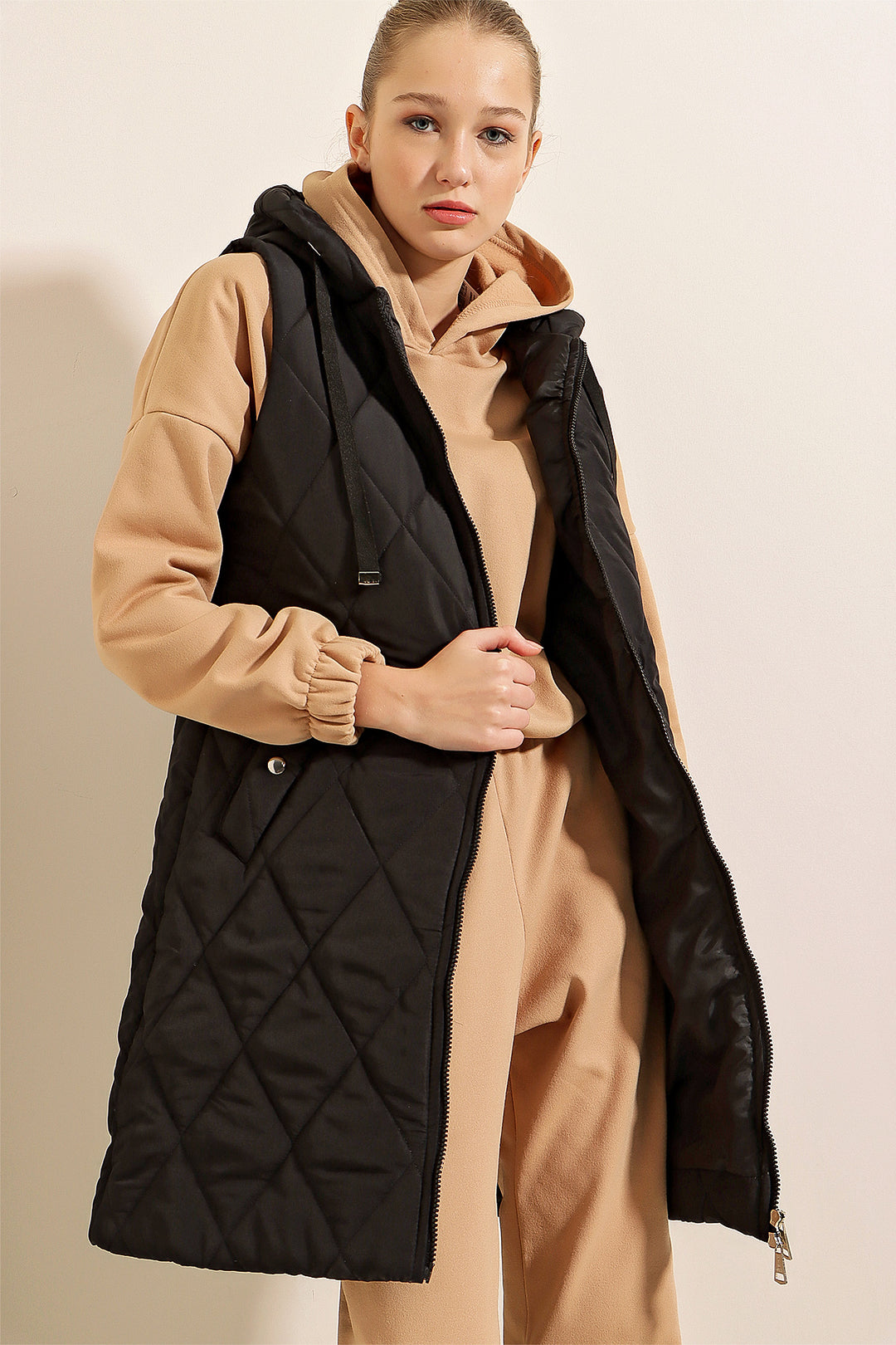 BGD Women Hooded Long Puffer Vest - Plain Black - Castelldefels