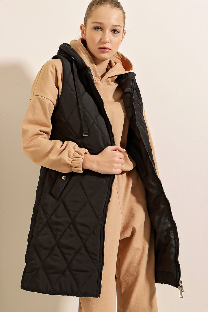 BGD Women Hooded Long Puffer Vest - Plain Black - Castelldefels