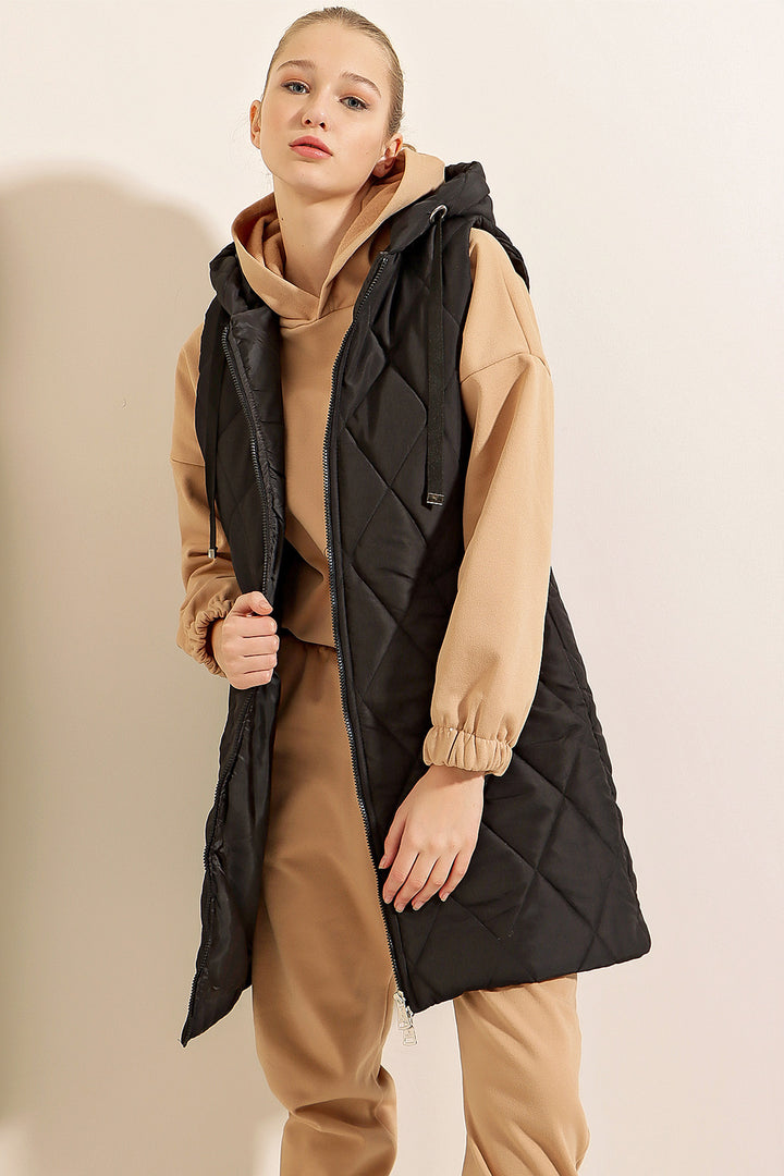 BGD Women Hooded Long Puffer Vest - Plain Black - Castelldefels