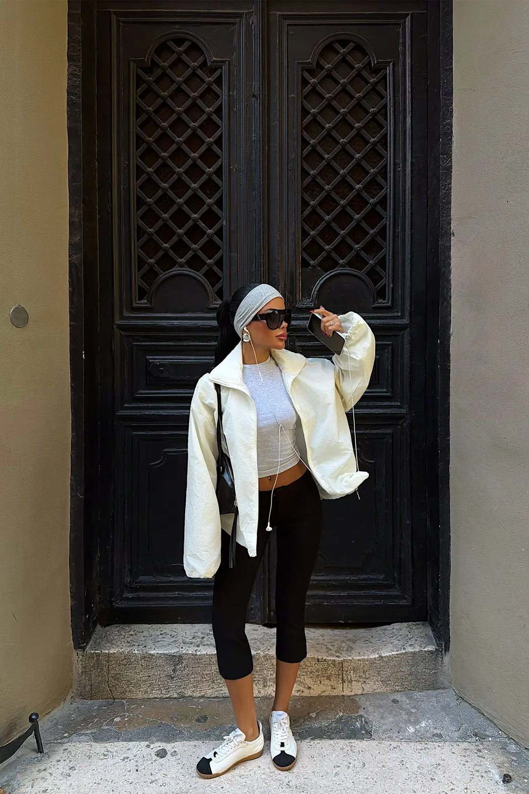 EYY Women Ecru Jacket with Zipper Detail - Évry