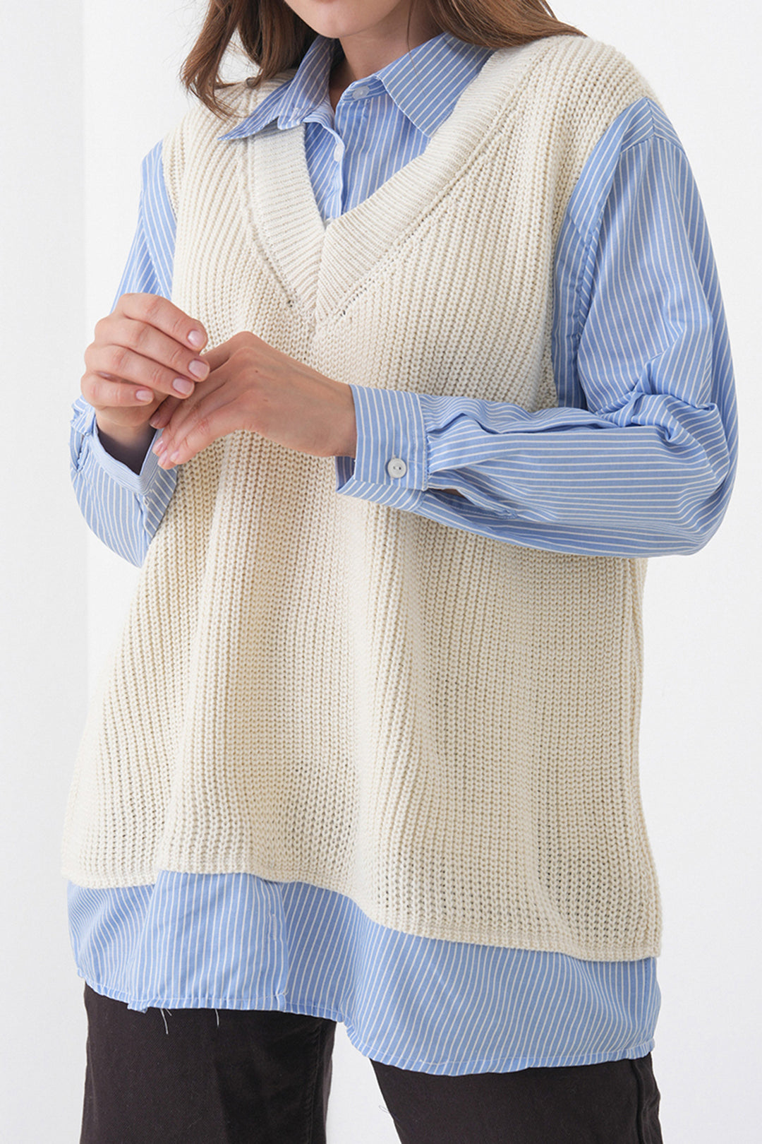 Ecru Shirt Detailed V-Neck Knit Sweater Blouse BCHPK-251251 - Newark
