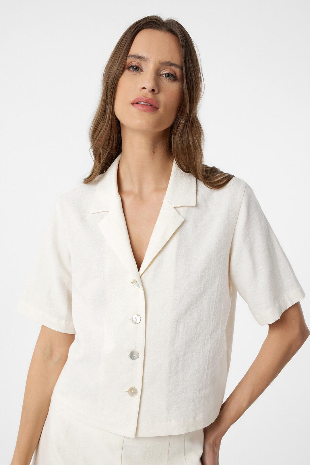 ANT Antioch Ecru Shirt Shorts Women's Set - The Hague