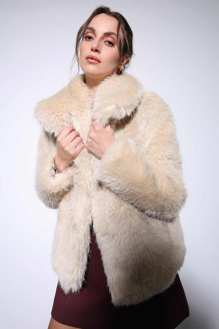 ANT Antioch Ecru Faux Fur Women's Jacket - Petroúpoli