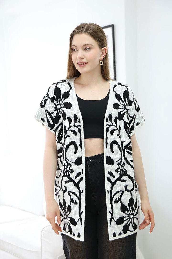 Ecru Half Sleeve Patterned Knit Cardigan BCES-252007 - Fürstenfeldbruck