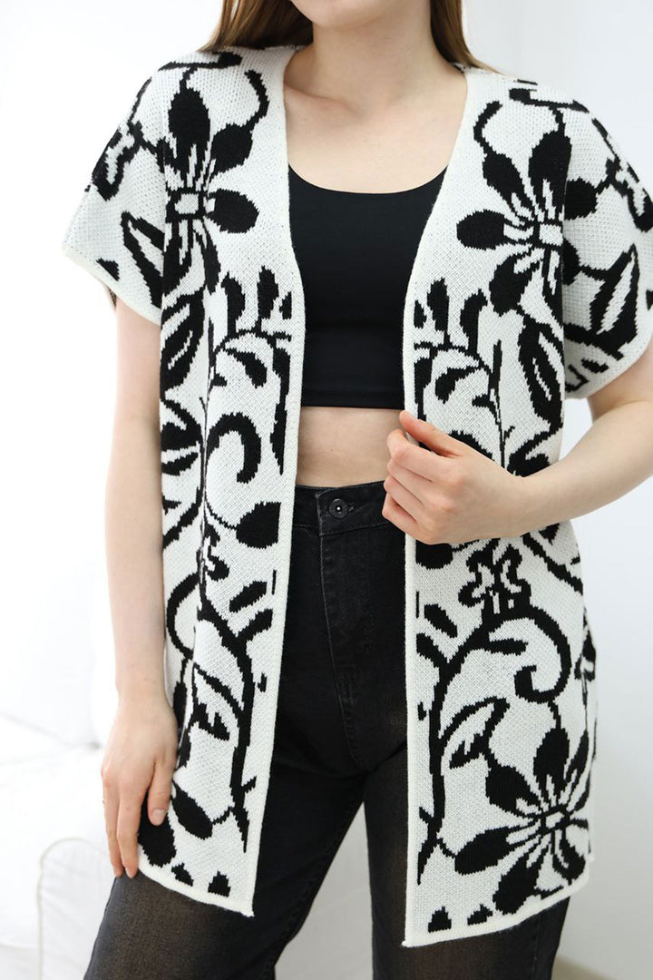 Ecru Half Sleeve Patterned Knit Cardigan BCES-252007 - Fürstenfeldbruck