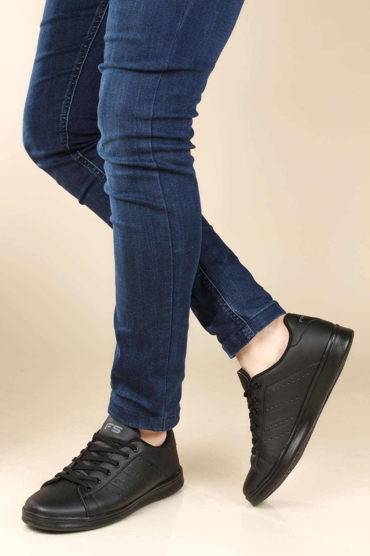 Men Sport Shoes Wholesale Clothing Supplier Wholesale Clothing Suppliers