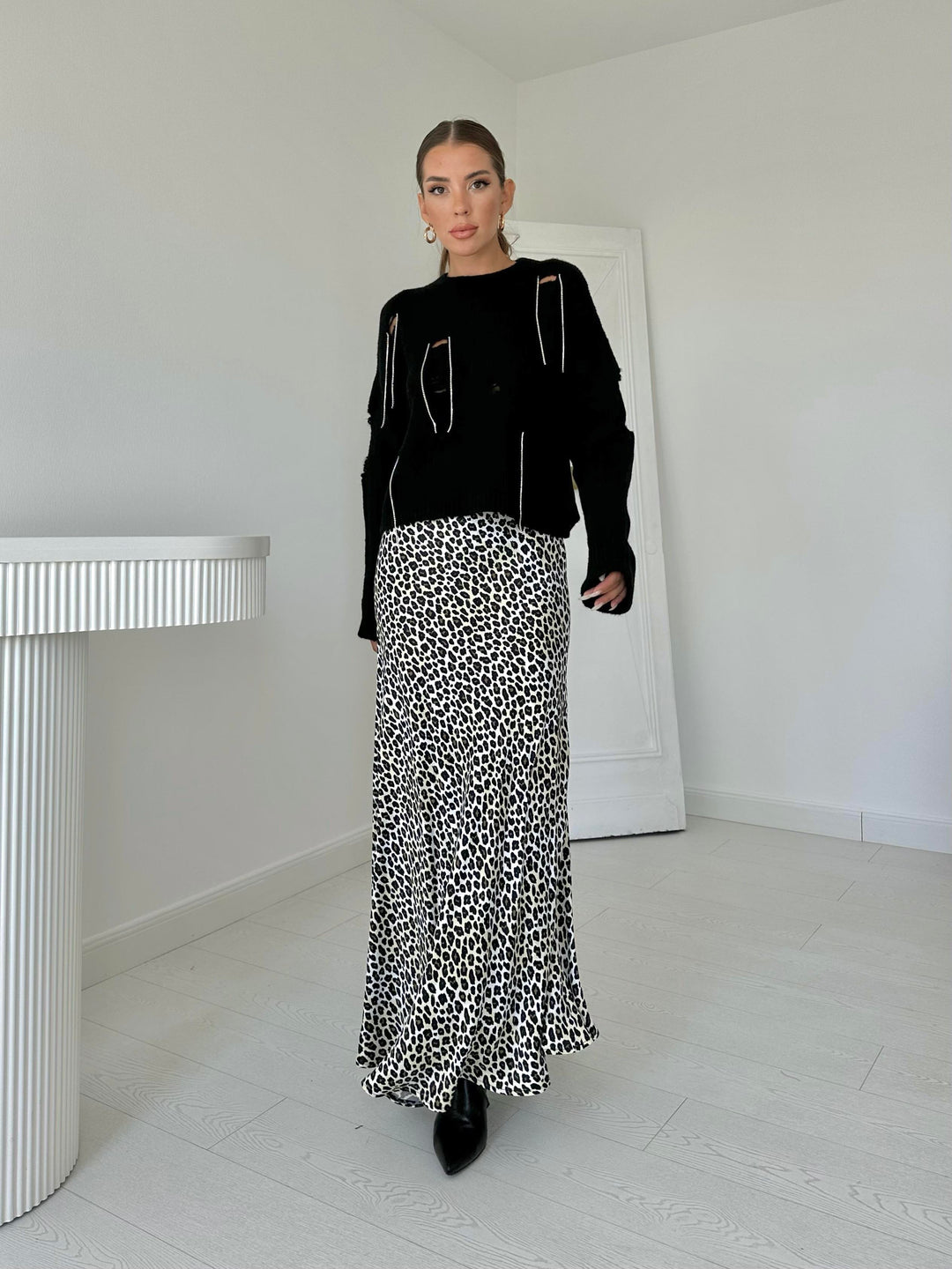 ELS Faça and Chain Detailed Sweater - Black - Apaseo el Grande