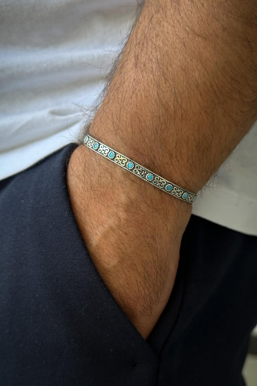 NVM FRNCH 925 Ayar Gümüş İtalyan Model Zirkon Taşlı Mavi Erkek Kelepçe Bileklik FRJ12011-3011-M - Maia