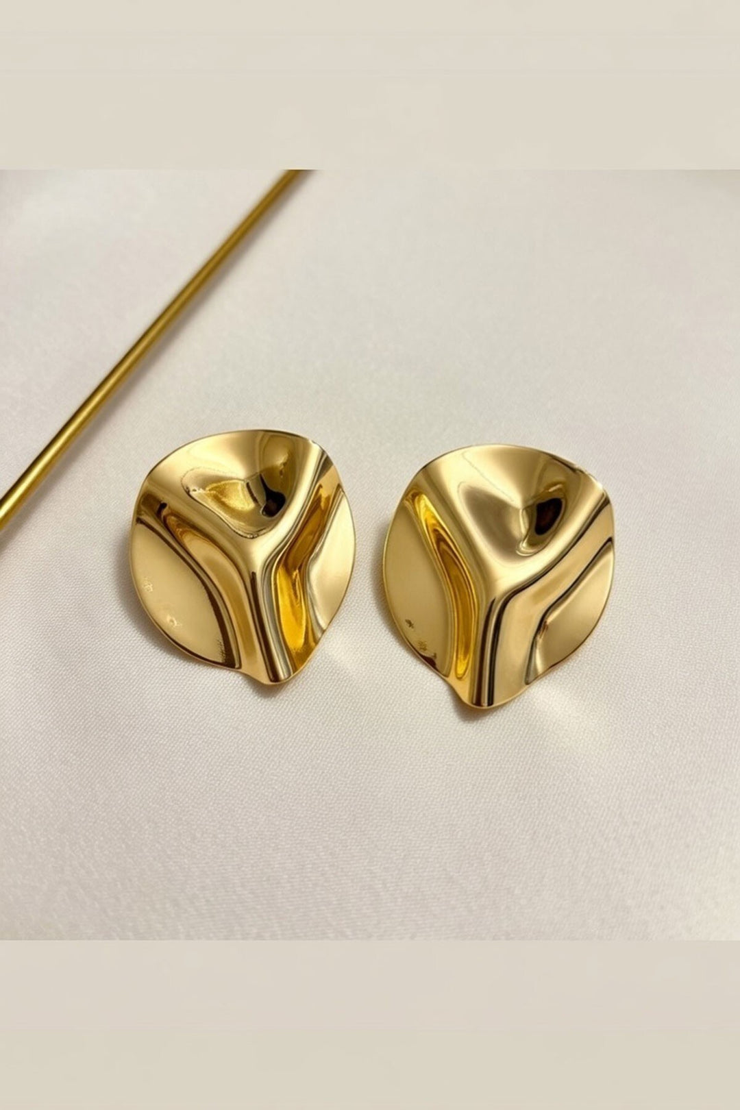 Gold Asimetrik Desen Küpe - Calumet City
