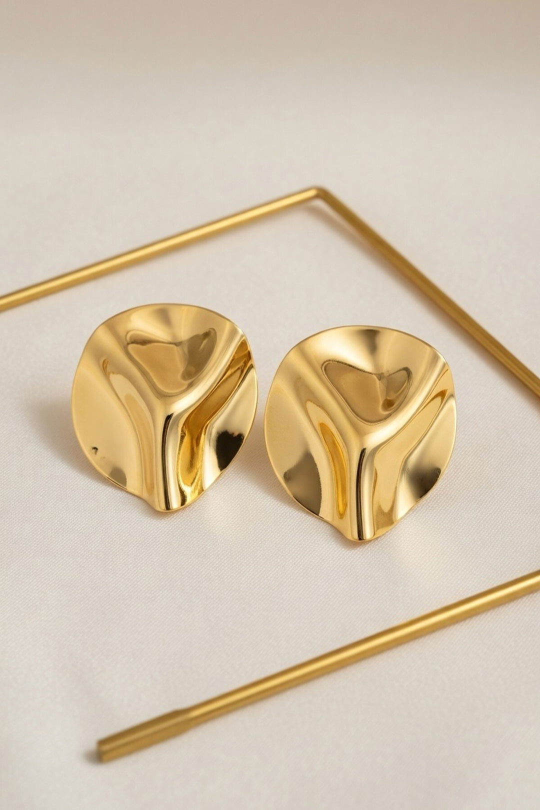 Gold Asimetrik Desen Küpe - Calumet City