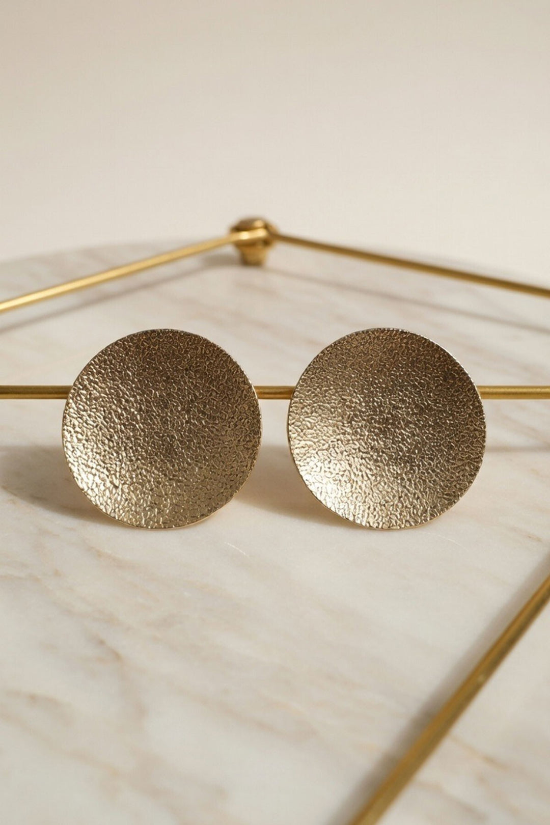 Gold Dokulu Oval Küpe - Alcobendas