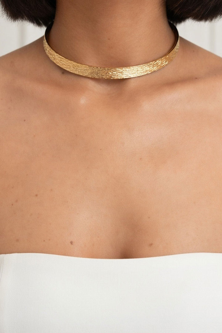 Gold Dövme Desenli Tasma Choker Kolye - Leiria