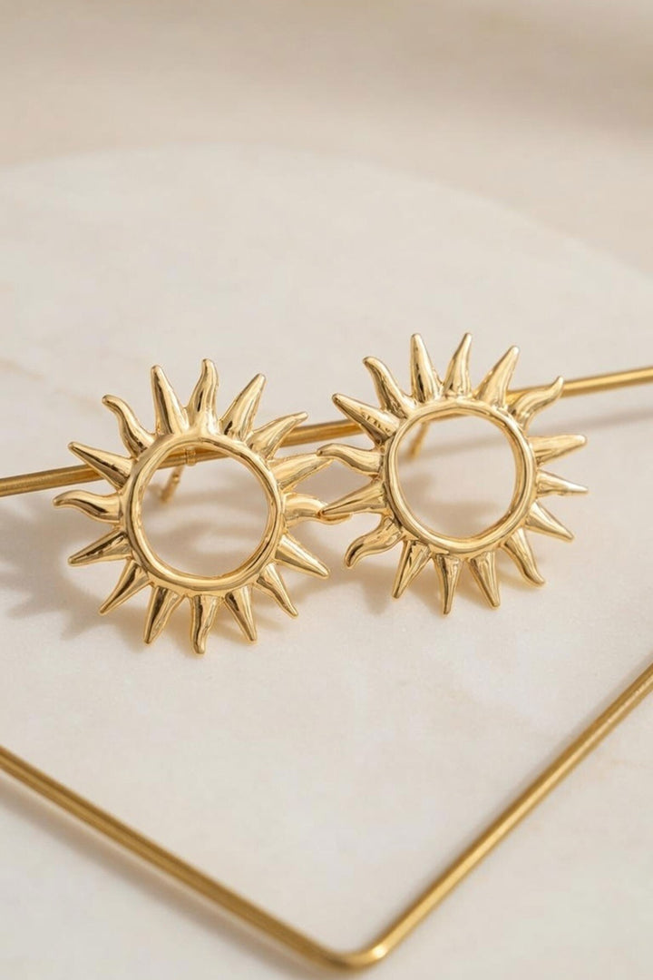 Gold Güneş Tasarımlı Oval Küpe - East Point