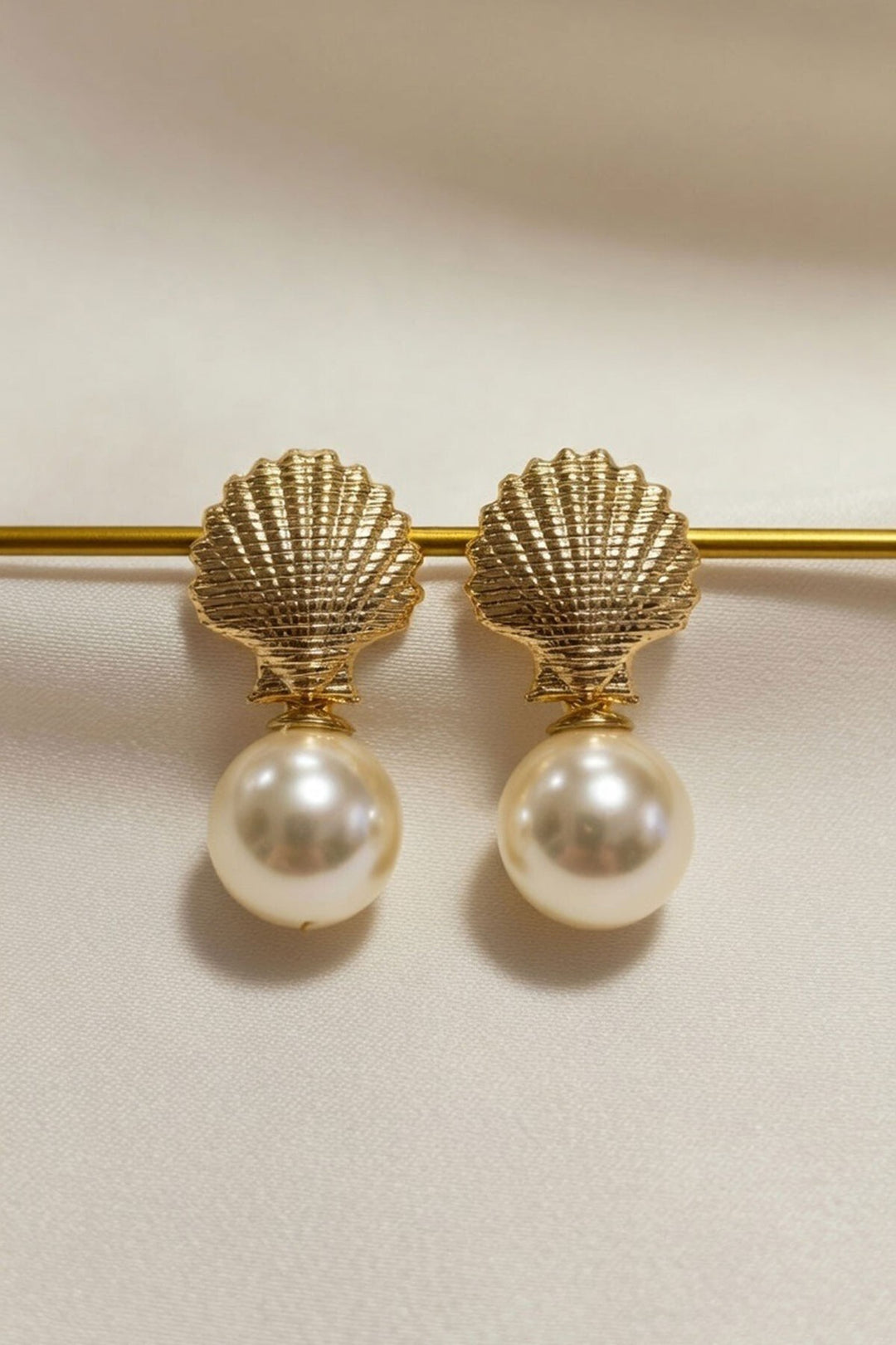 Gold İstiridye Kabuk İnci Küpe - Newnan