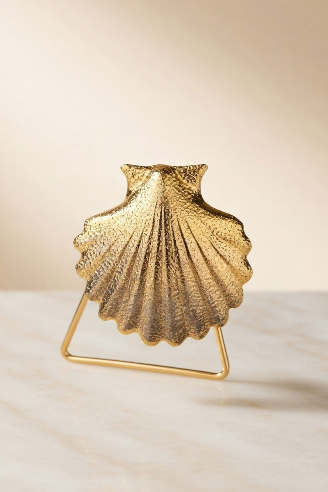 Gold İstiridye Kabuk Tasarım Küpe - Croydon