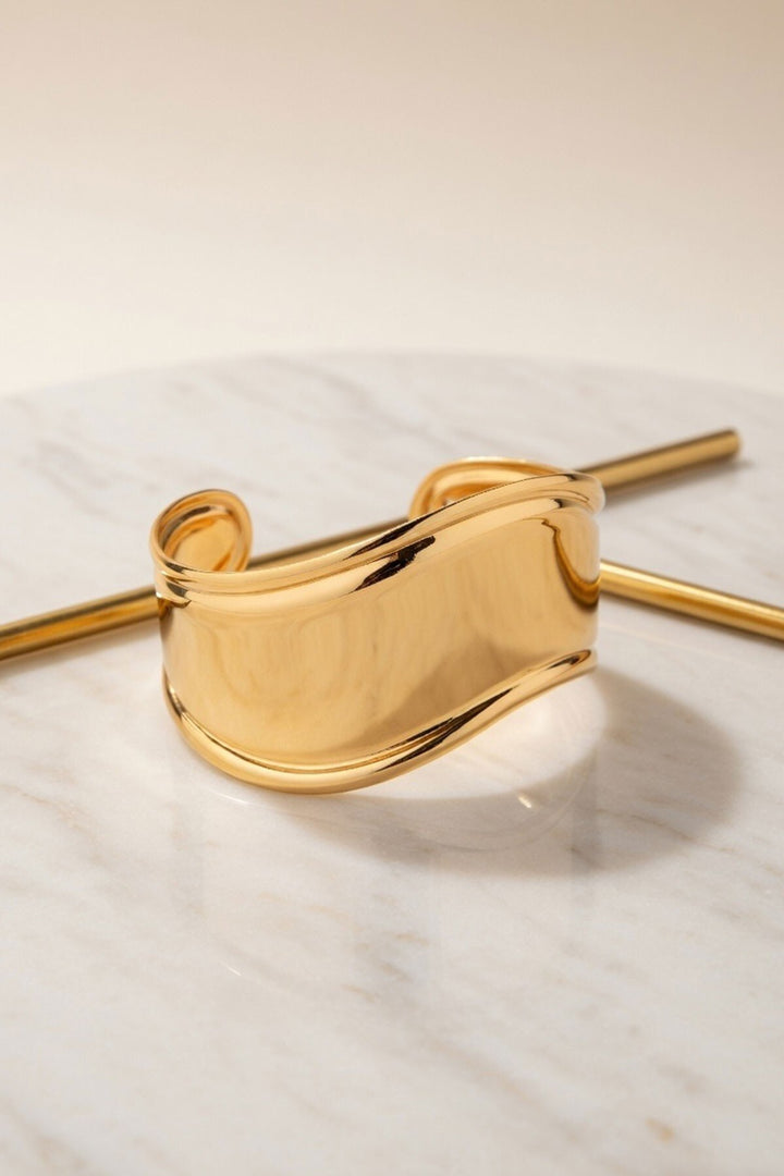 Gold Kıvrımlı Geniş Bileklik - Puerto del Rosario