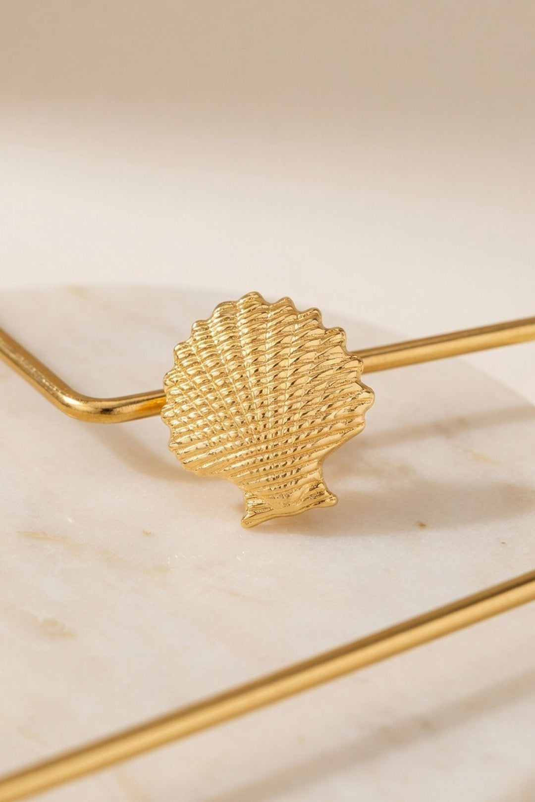 Gold Mini İstiridye Kabul Tasarım Küpe - Châtelet
