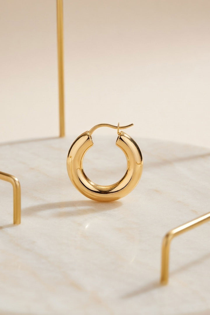 Gold Oval Kenarlı Mini Halka Küpe - Haarlem