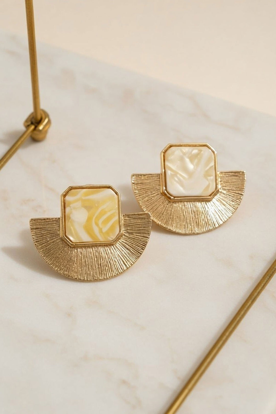 Gold Sedef Taşlı Yelpaze Küpe - Cork