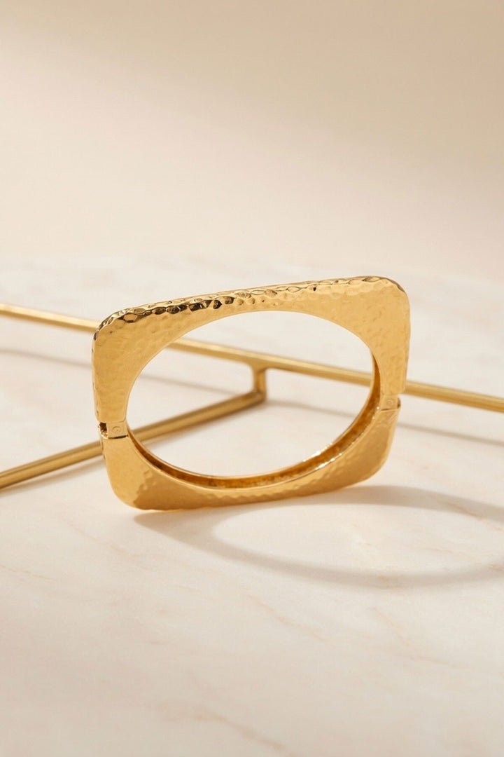 Gold Yaldızlı Çerçeveli Kelepçe Bileklik - Butte