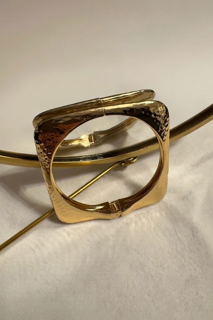 Gold Yaldızlı Çerçeveli Kelepçe Bileklik - Butte