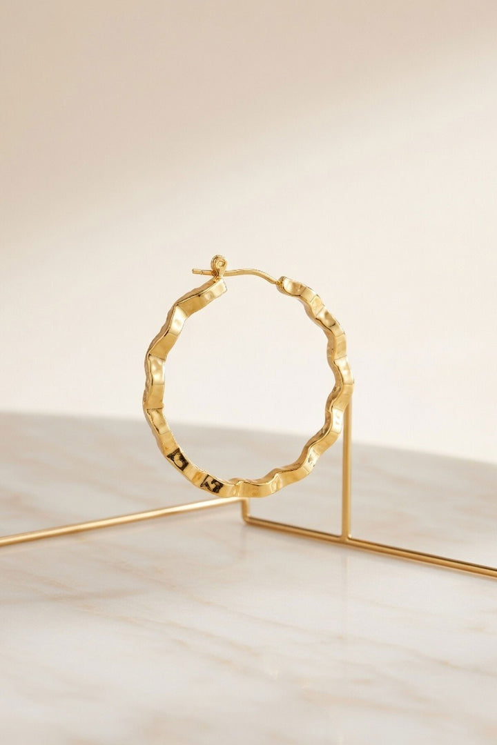 Gold Zigzag Kesim Detaylı Halka Küpe - Legnano