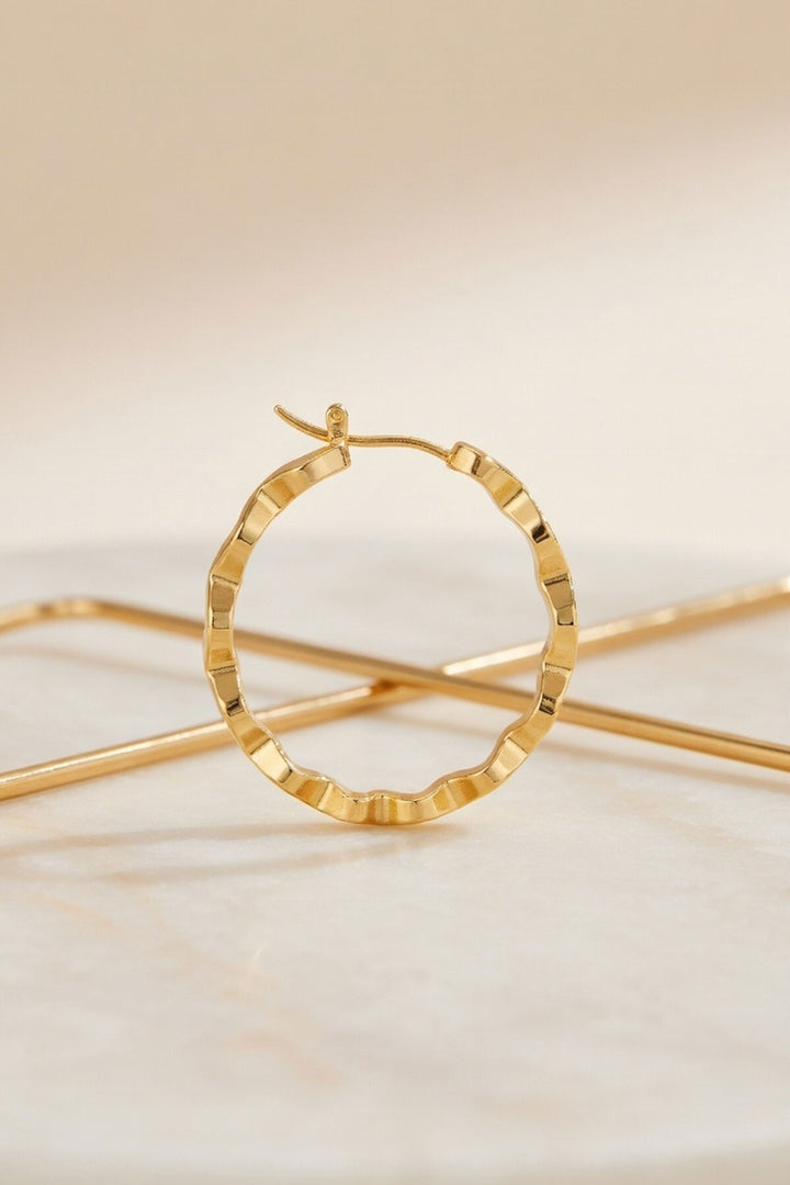 Gold Zigzag Kesim Detaylı Halka Küpe - Legnano