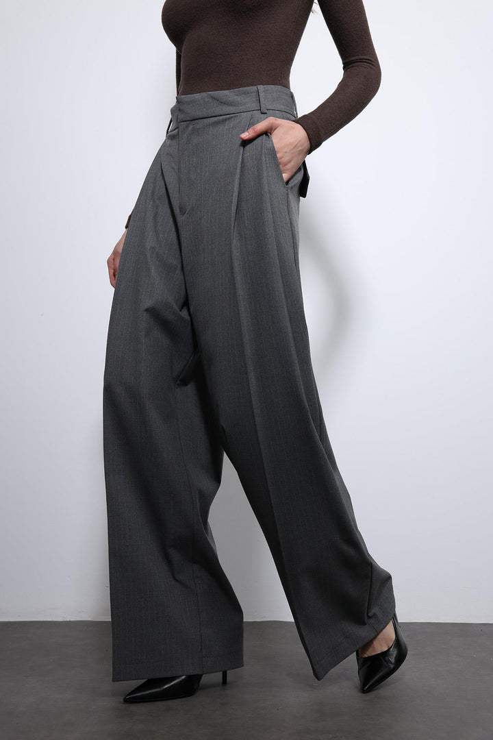 ANT Antioch Gri Çizgili Geniş Paça Pantolon - Freiburg im Breisgau