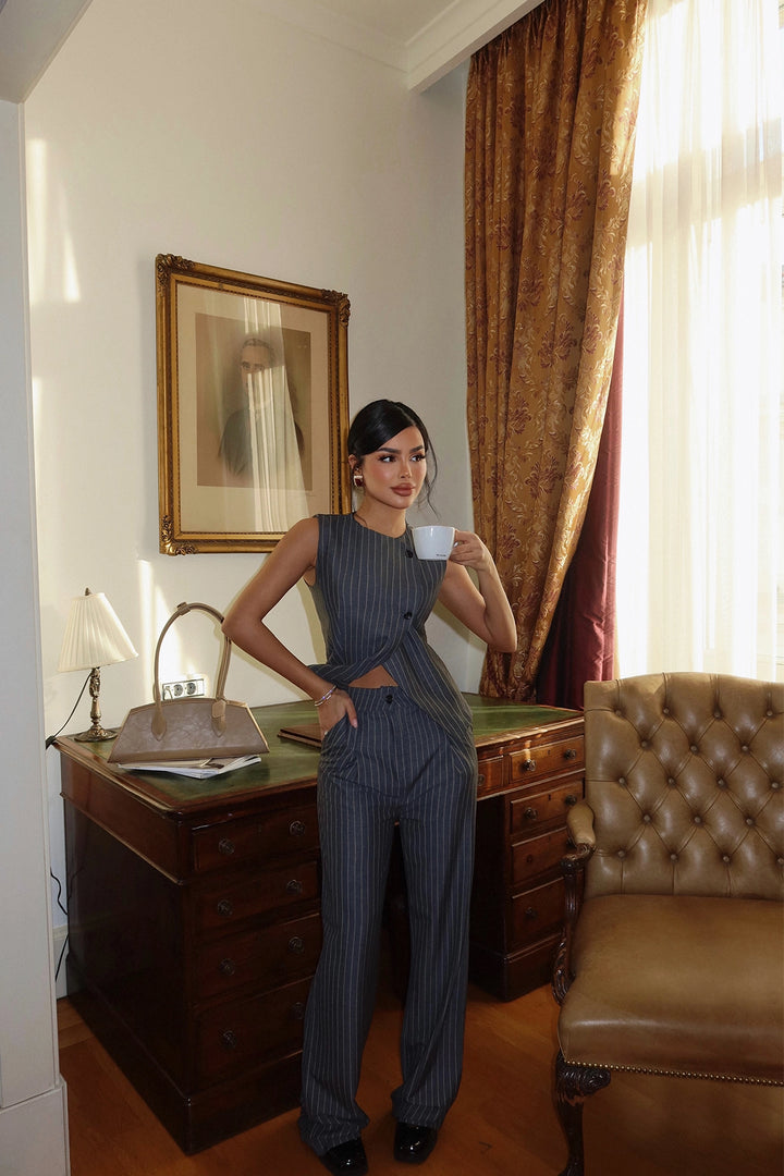 EYY Women Gray Striped Pantsuit - Tula de Allende