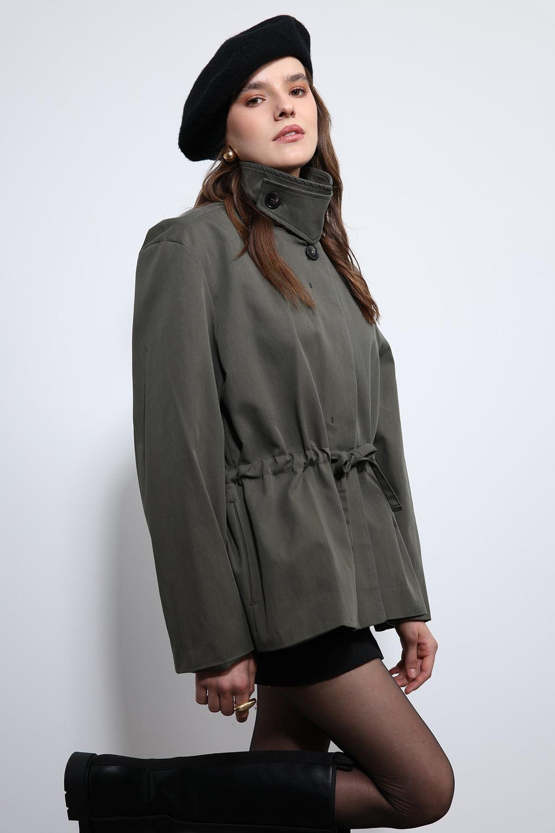 ANT Antioch Haki Ayarlanabilir Bele Sahip Kısa Trençkot - Grants Pass