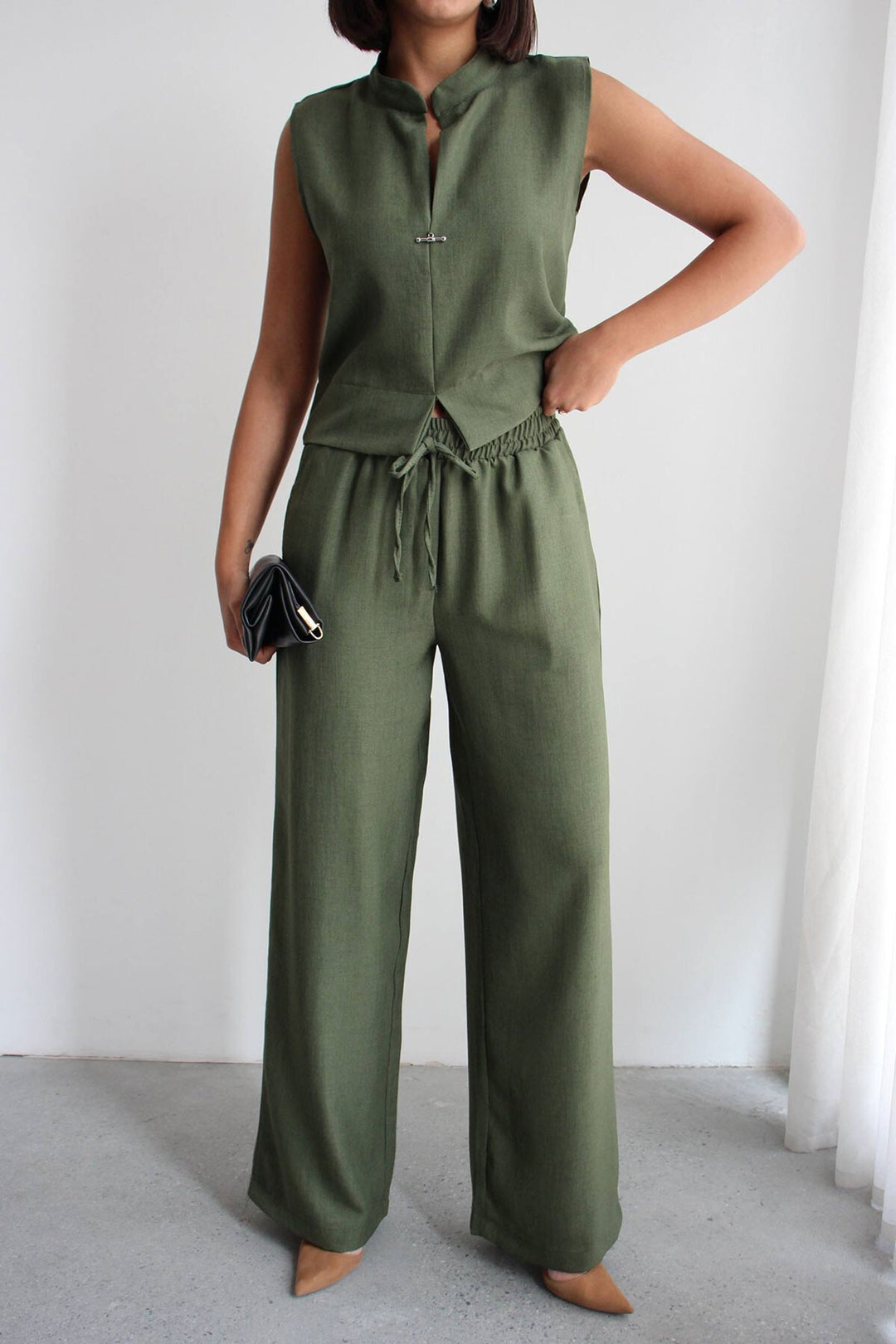 Haki Hakim Yaka Bluz Ve Beli Lastikli Dokuma Pantolon Alt Üst Takım BCHN-2626821 - Falkirk