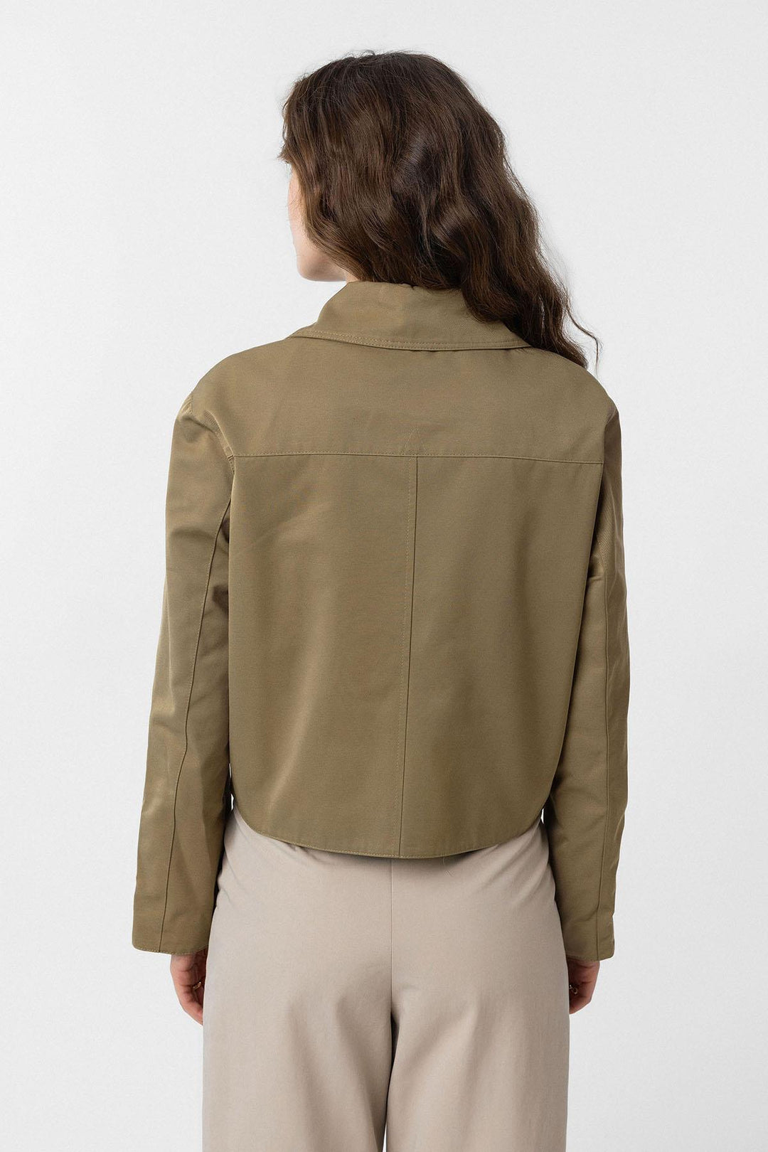 ANT Antioch Haki Woman Seasonal Thin Short Jacket - Manhattan Beach