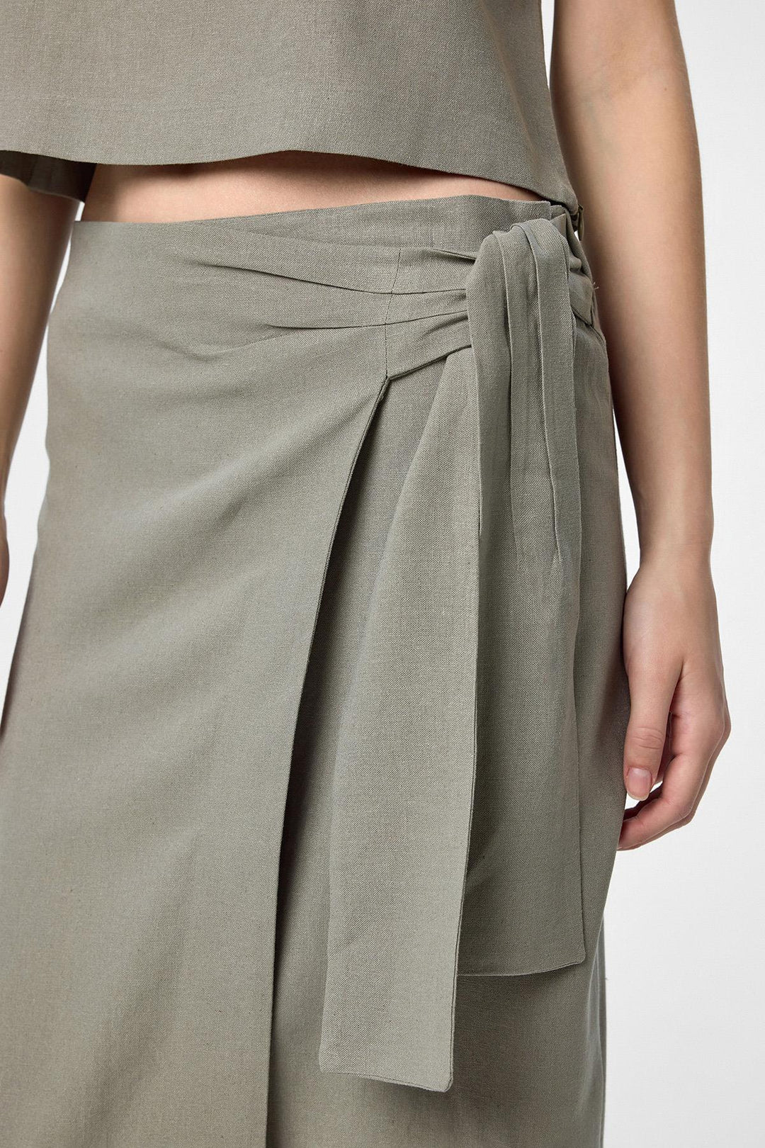 ANT Antioch Haki Belted Skirt with Linen Blend - Kenton