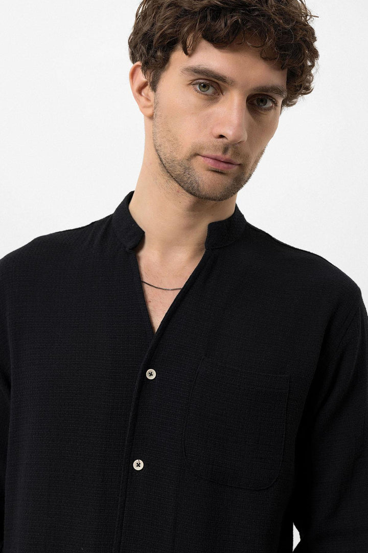 ANT Judge Collar Knitted Textured Men's Shirt - San Felíu de Llobregat