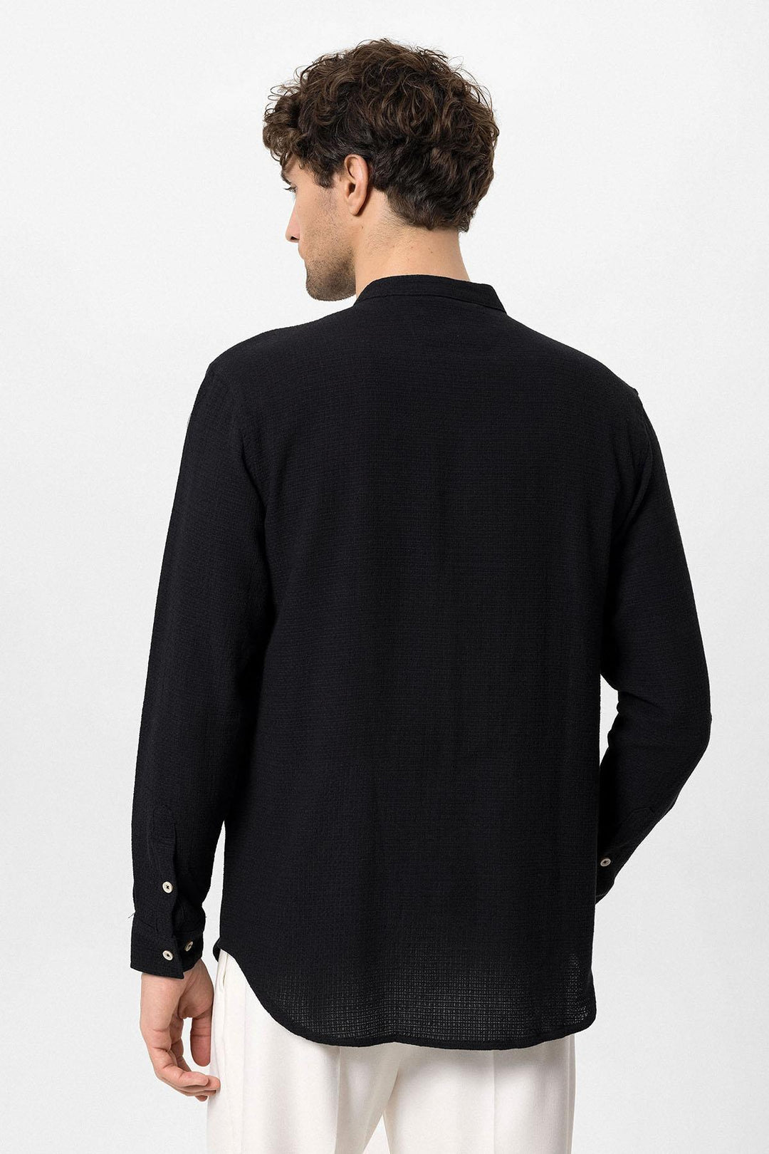 ANT Judge Collar Knitted Textured Men's Shirt - San Felíu de Llobregat