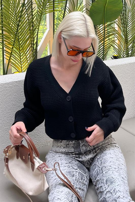 MDX Black Long Sleeve Buttoned Crop Cardigan MG2198 - Middelburg