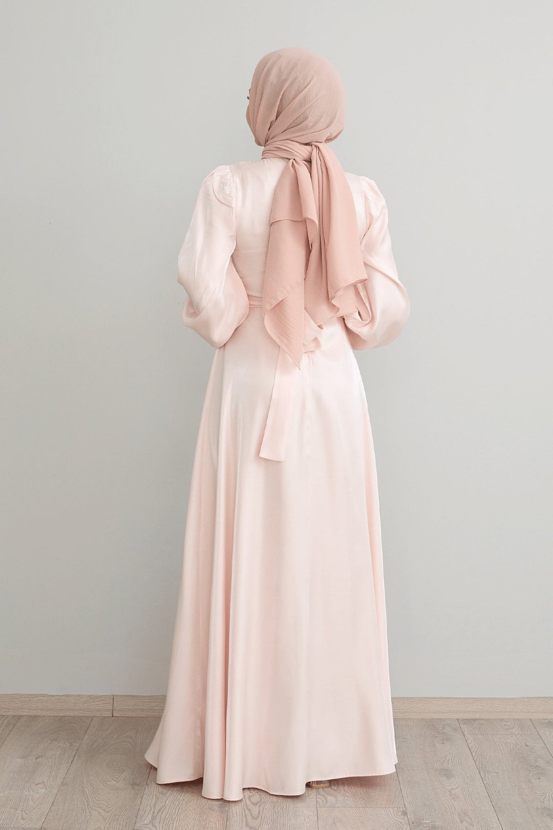 MDS Women Stone Belted Shimmery Powder Satin Dress - Ludwigshafen
