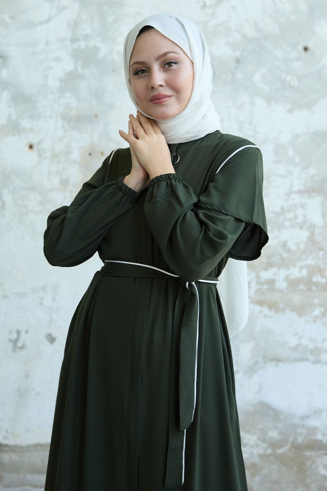 MDS Women Sleeveless Detailed Biyeli Khaki Abaya - Santa Cruz
