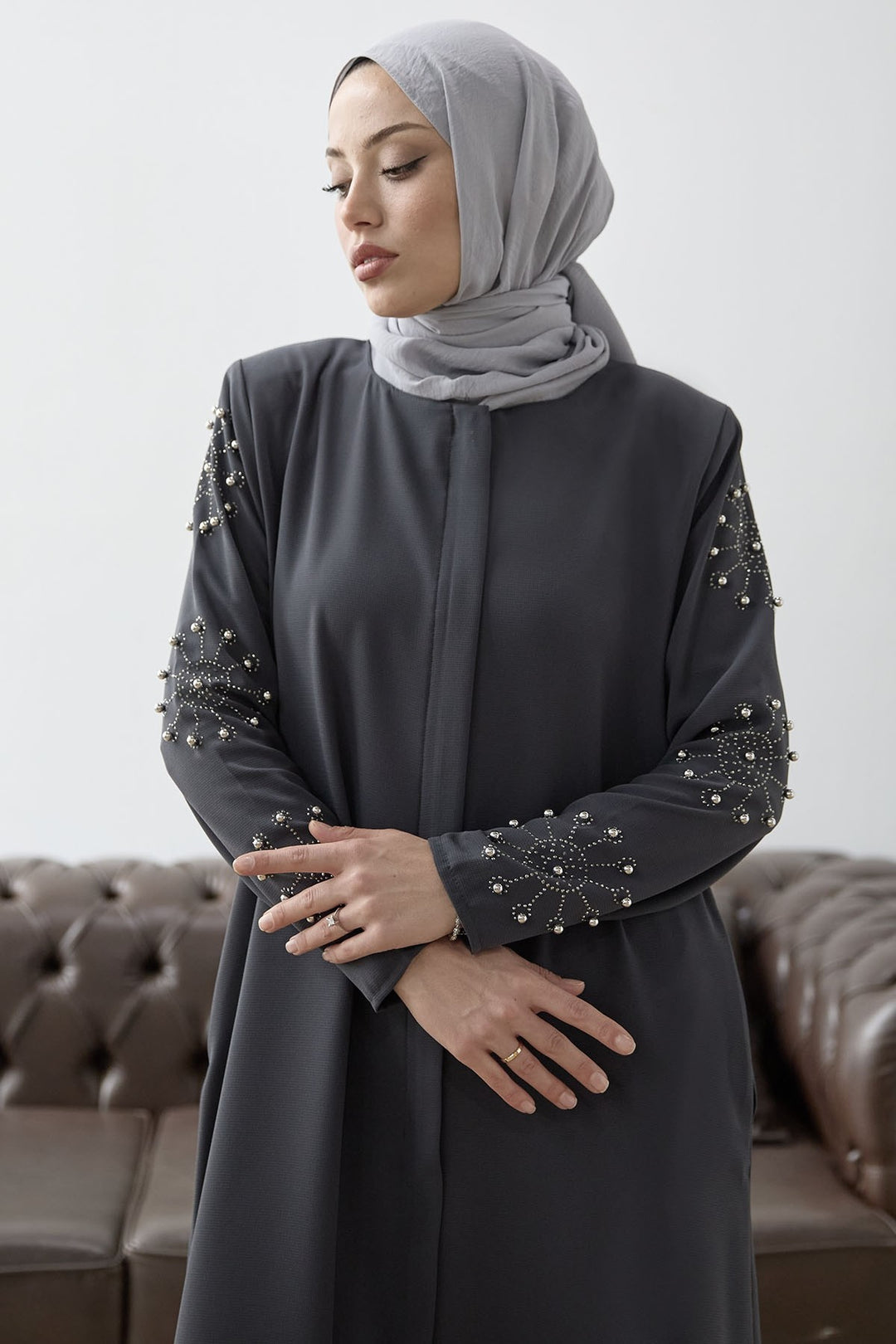 MDS Women Sleeves Pearl Stone Detail Abaya - Anthracite - Mairena del Aljarafe