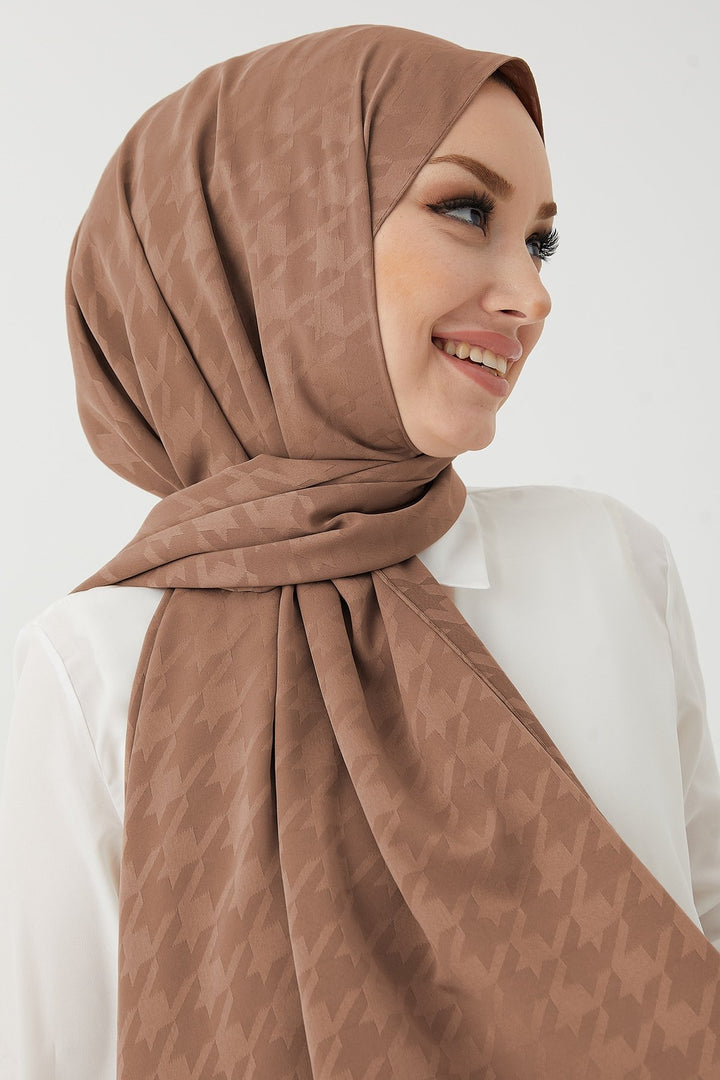 MDS Women Home Patterned Silky Jacquard Shawl - Milky Coffee - Udine