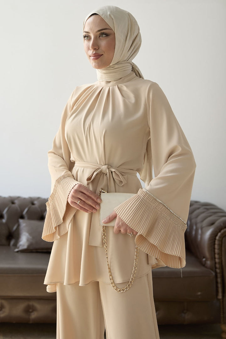 MDS Women Armchair with Belted Skirt Set - Beige - Carpi