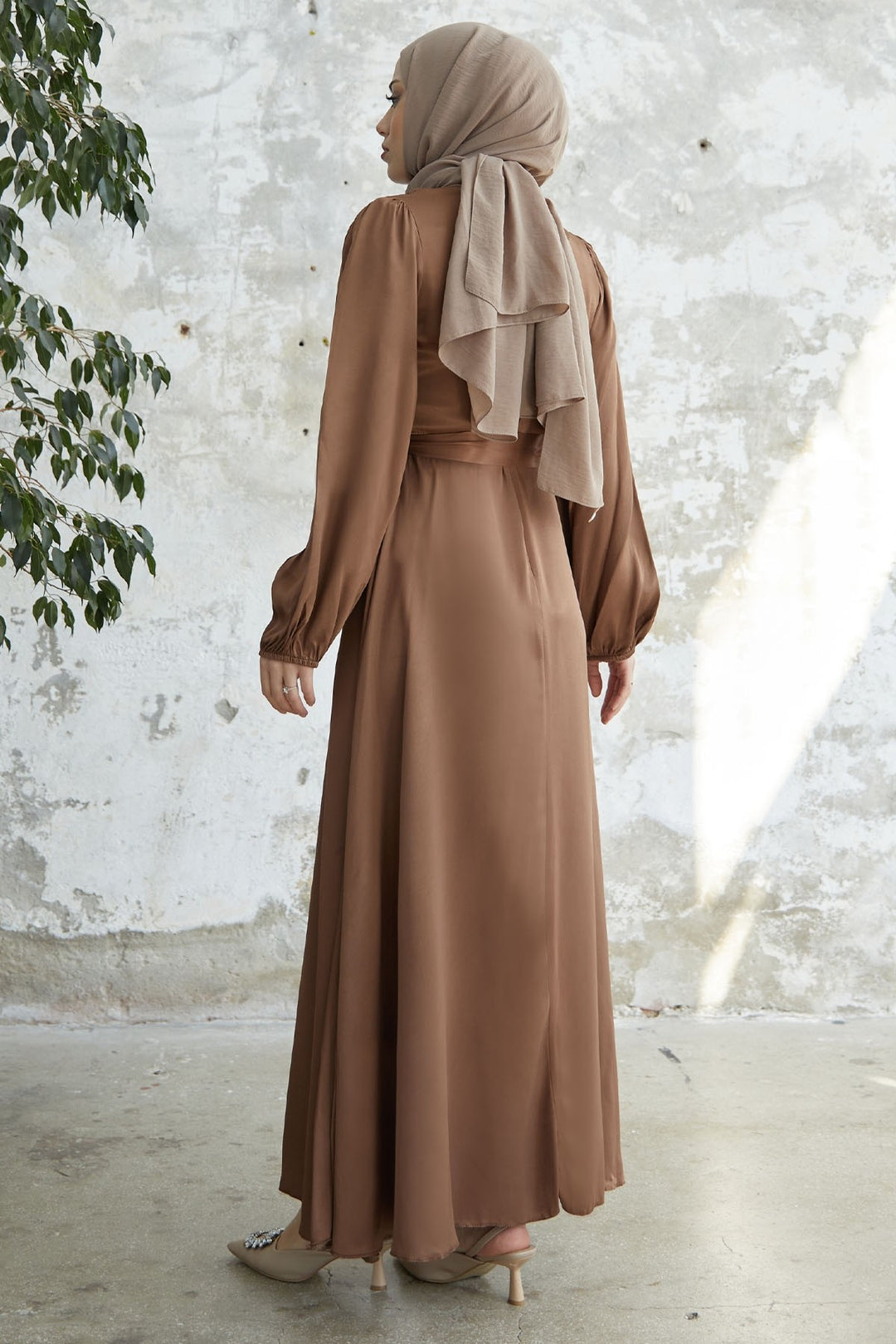 MDS Women Belted Balloon Sleeve Satin Dress - Camel - Worms