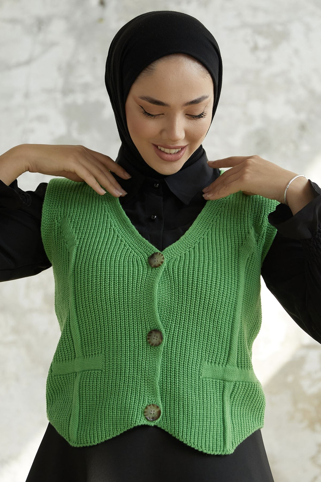 MDS Women Melven Buttoned Short Sweater - Green - Ercolano