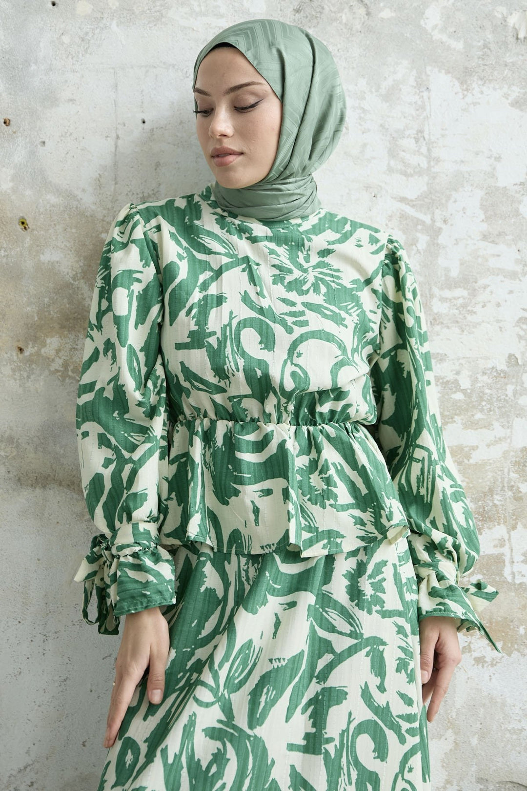 MDS Women Sleeve Tied Patterned Skirt Suit - Green - Houghton le Spring
