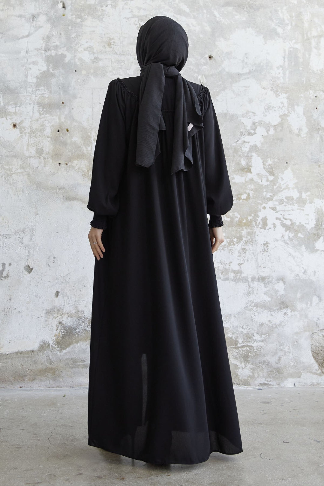 MDS Women Sleeve Tip Ruffled Abaya - Black - San Felipe del Progreso
