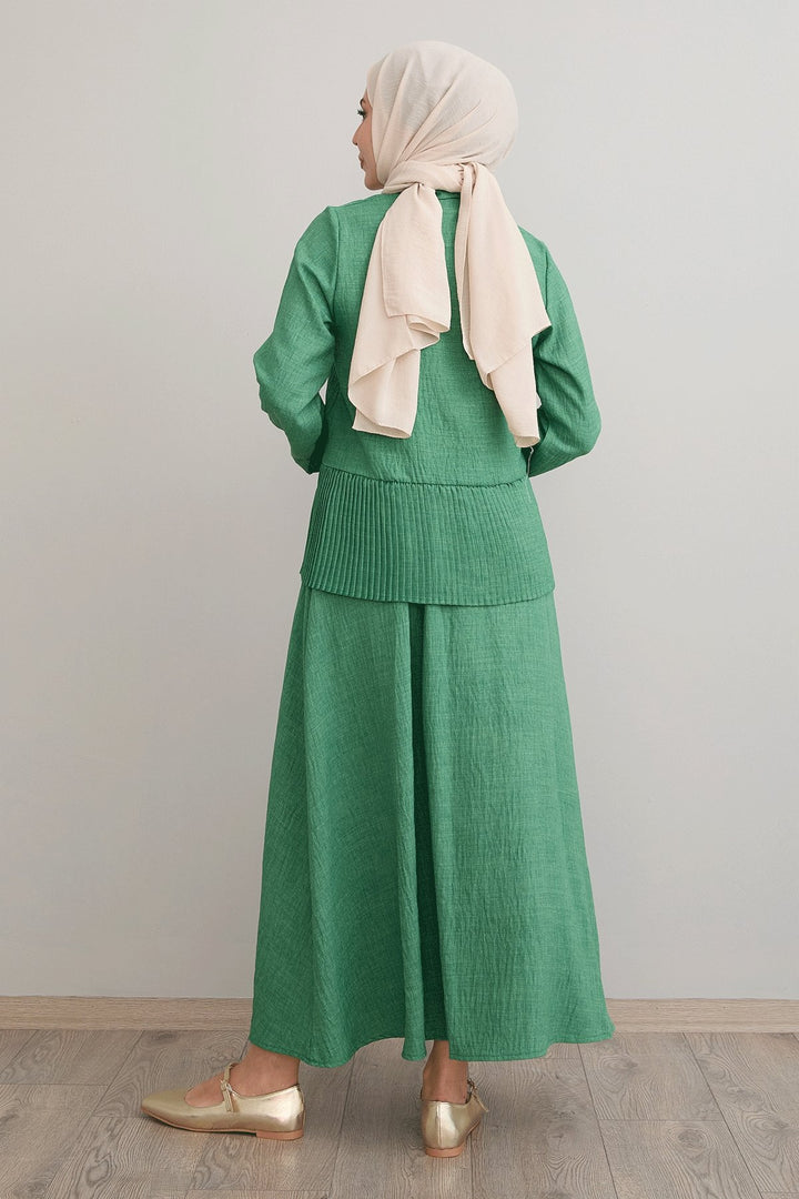 MDS Women Green Linen Suit with a Pleated Skirt - Salisbury