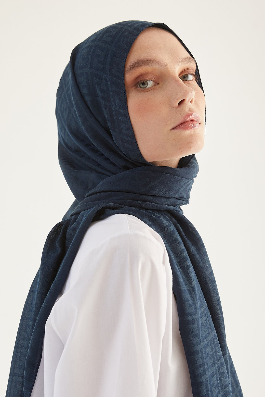 MDS Women Handwoven Jacquard Cotton Scarf - Navy Blue - Middletown