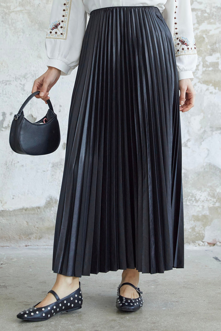 MDS Women Tight Pleated Skirt - Black - Cork